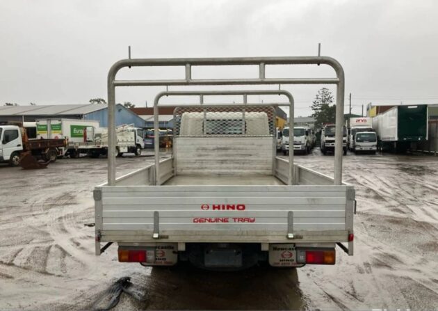 ** Wrecking** 2015 Hino 300 616 - Image 31