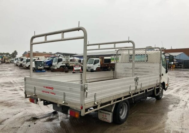 ** Wrecking** 2015 Hino 300 616 - Image 32