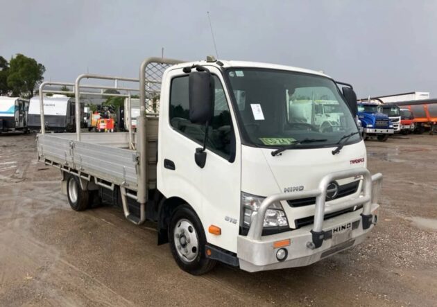 ** Wrecking** 2015 Hino 300 616 - Image 35