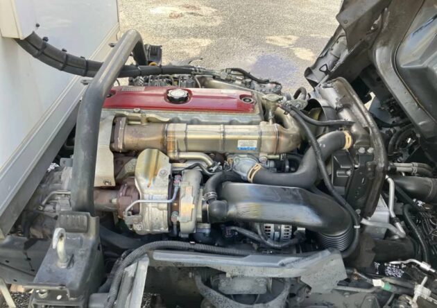 **Wrecking** 2019 Hino 300 616 - Image 12