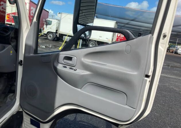 **Wrecking** 2019 Hino 300 616 - Image 27