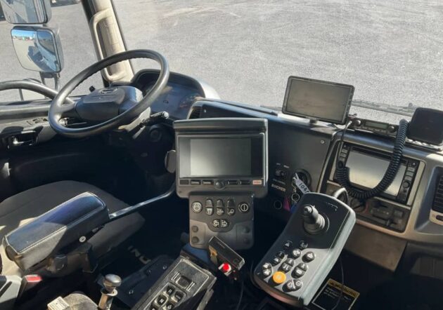 **Wrecking** 2019 Hino FG 500 1628 - Image 9