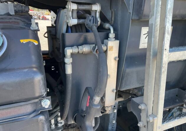 **Wrecking** 2019 Hino FG 500 1628 - Image 21
