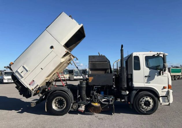 **Wrecking** 2019 Hino FG 500 1628 - Image 30