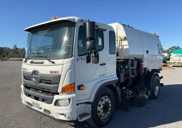 **Wrecking** 2019 Hino FG 500 1628 - Image 42