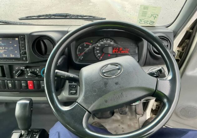 **Wrecking** 2020 Hino 300 616 - Image 3