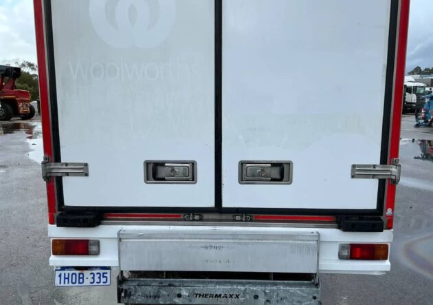 **Wrecking** 2020 Hino 300 616 - Image 9