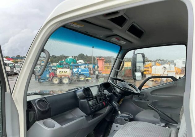 **Wrecking** 2020 Hino 300 616 - Image 14
