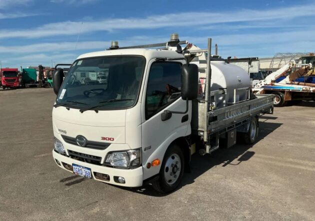 **Wrecking** 2018 Hino 300 616