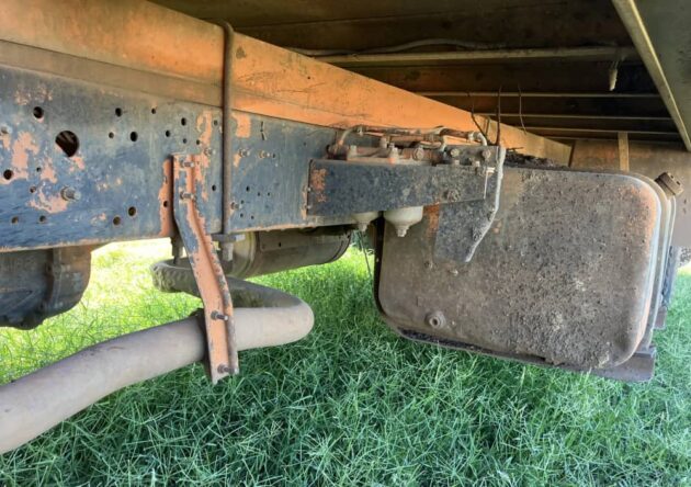 **Wrecking** 1995 Isuzu FSR550 - Image 12