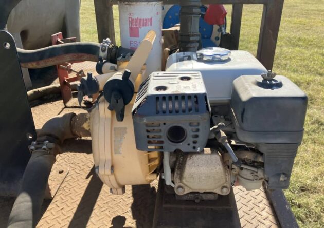 **Wrecking** 1995 Isuzu FSR550 - Image 14