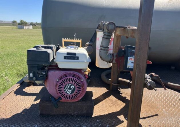 **Wrecking** 1995 Isuzu FSR550 - Image 40