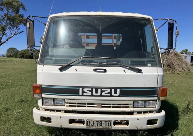 **Wrecking** 1995 Isuzu FSR550