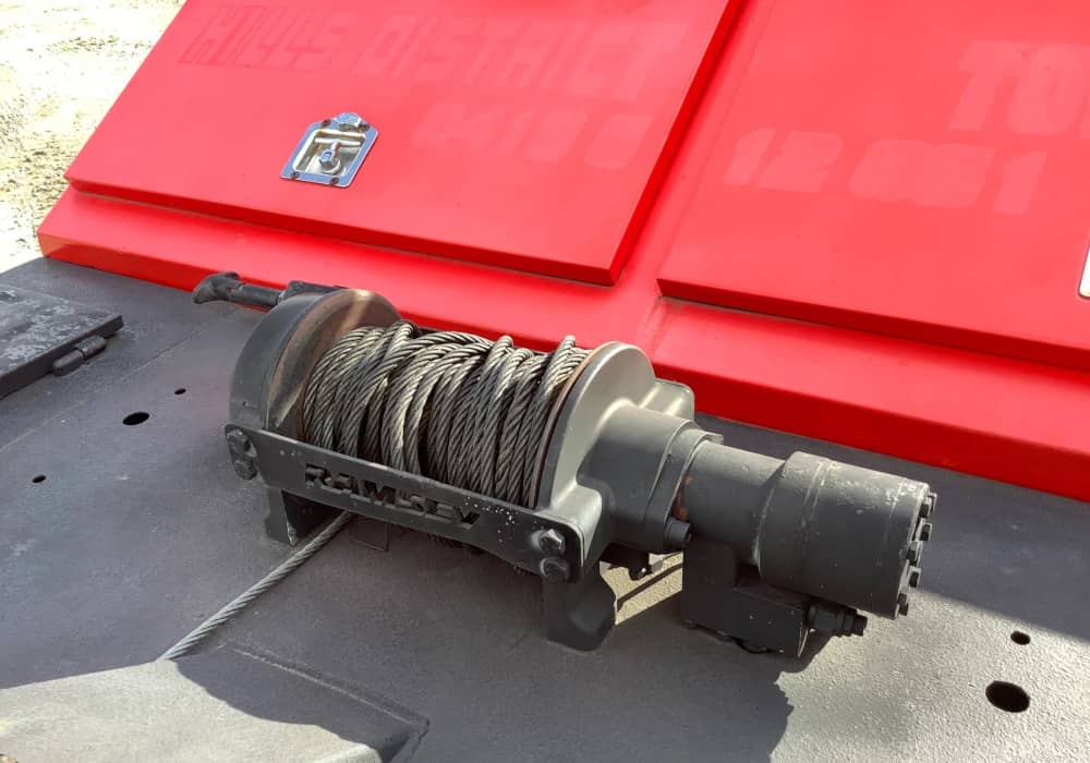 **Wrecking** 2004 Isuzu NPR - Image 19