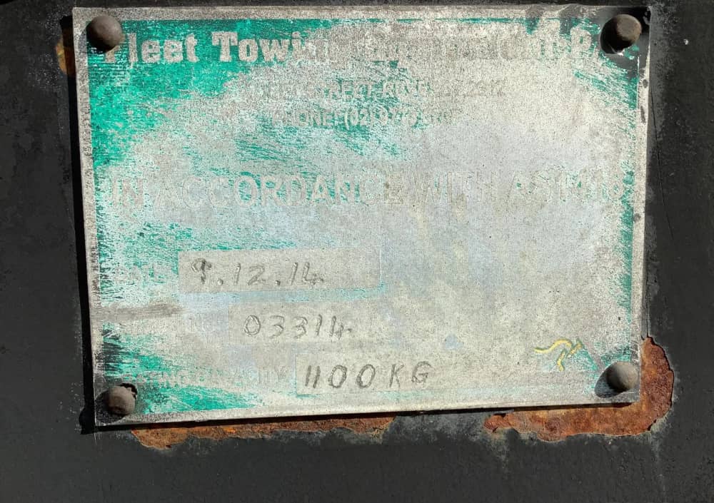 **Wrecking** 2004 Isuzu NPR - Image 21