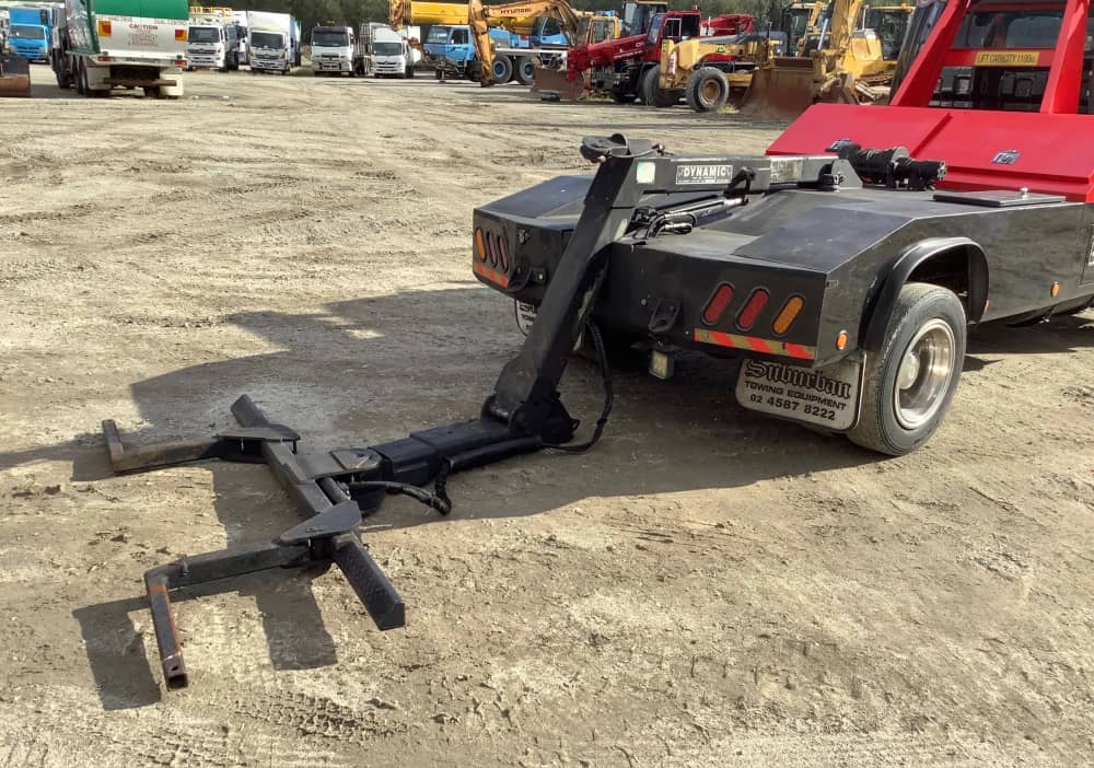 **Wrecking** 2004 Isuzu NPR - Image 24