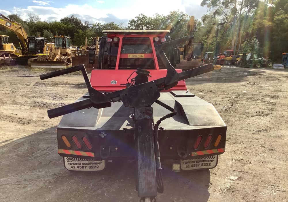 **Wrecking** 2004 Isuzu NPR - Image 29