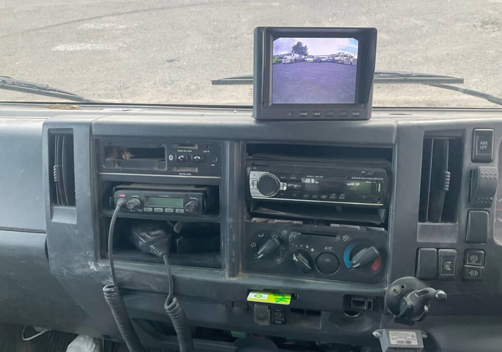 **Wrecking** 2009 Isuzu NPR - Image 24