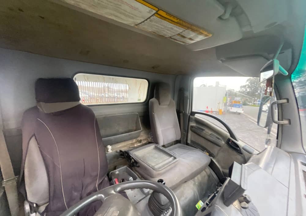 **Wrecking** 2009 Isuzu NPR - Image 26