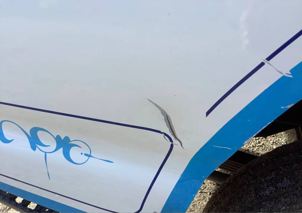 **Wrecking** 2005 Isuzu NPR - Image 4