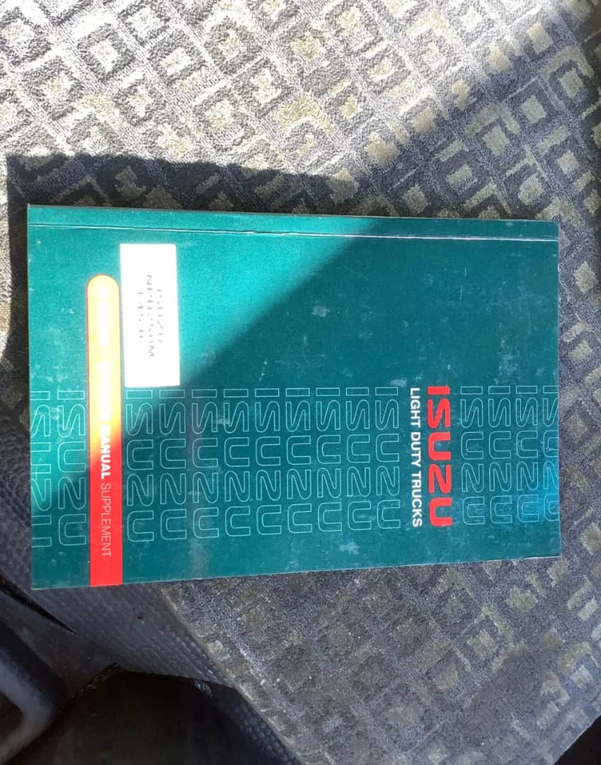 **Wrecking** 2005 Isuzu NPR - Image 5