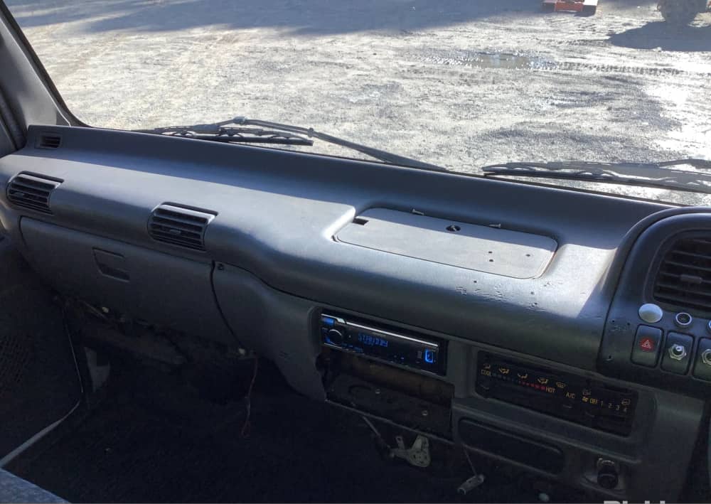 **Wrecking** 2005 Isuzu NPR - Image 6