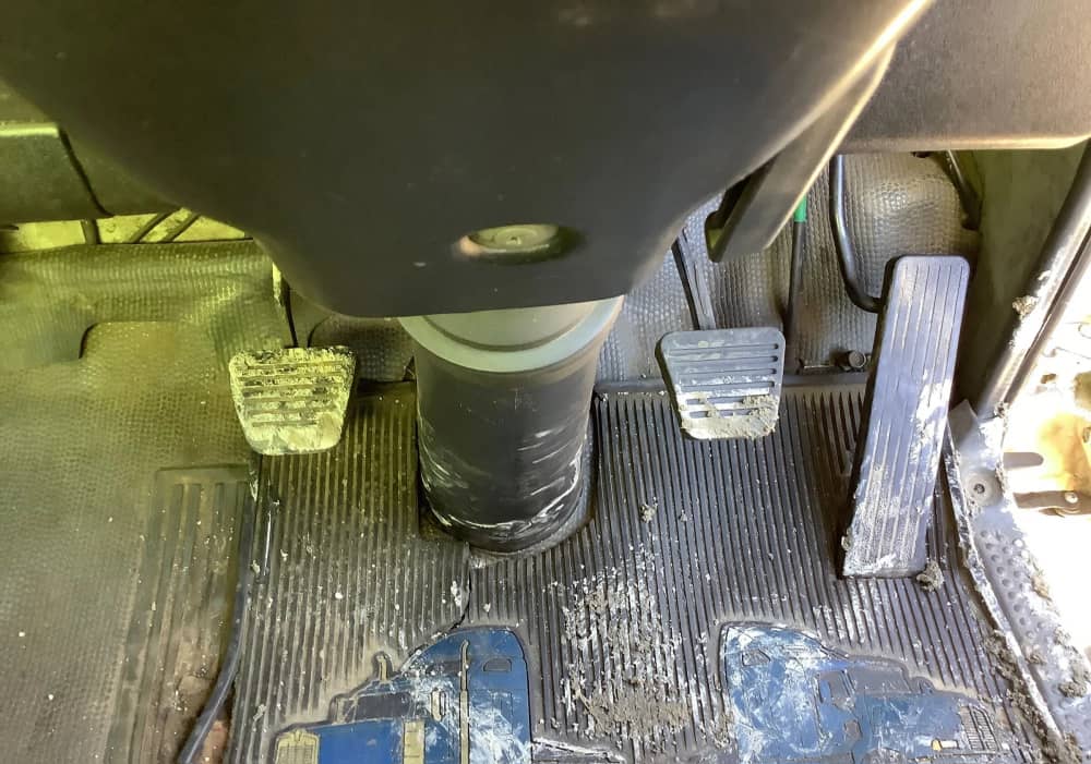 **Wrecking** 2005 Isuzu NPR - Image 7