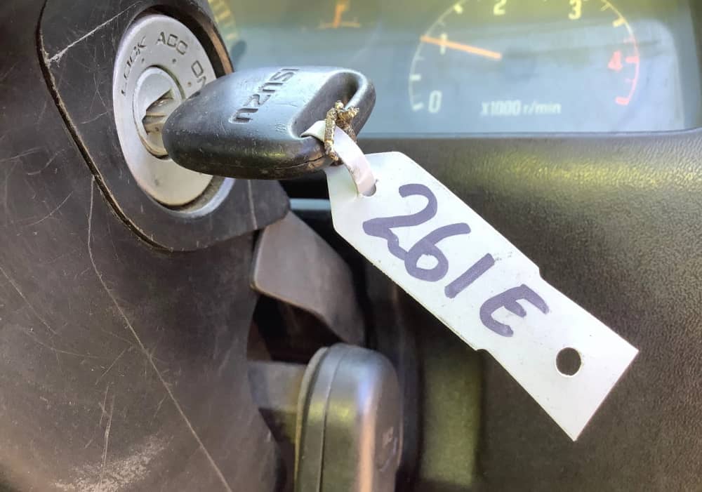 **Wrecking** 2005 Isuzu NPR - Image 8