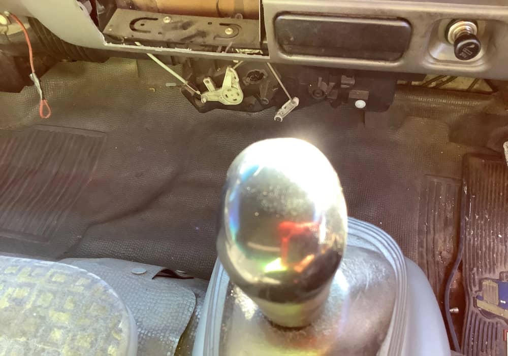 **Wrecking** 2005 Isuzu NPR - Image 11