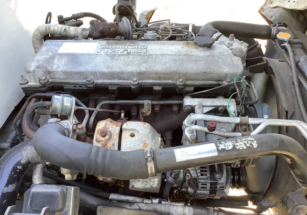 **Wrecking** 2005 Isuzu NPR - Image 13