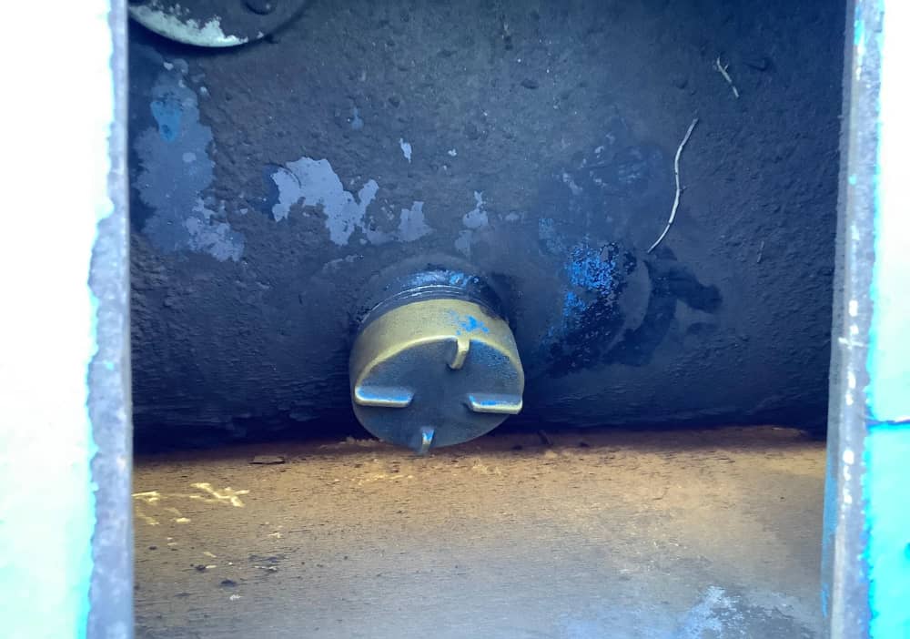 **Wrecking** 2005 Isuzu NPR - Image 14