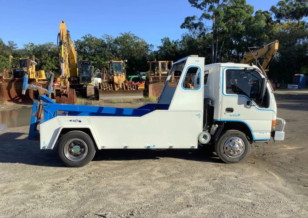 **Wrecking** 2005 Isuzu NPR - Image 25