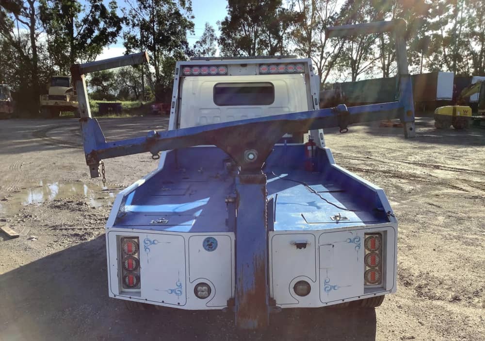 **Wrecking** 2005 Isuzu NPR - Image 27