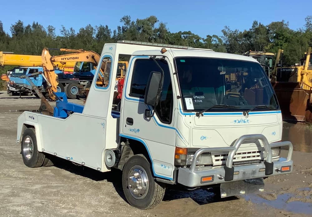 **Wrecking** 2005 Isuzu NPR