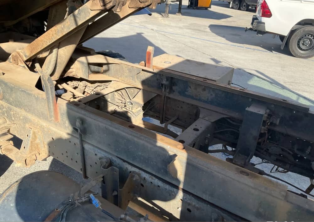 **Wrecking** 2007 Isuzu NPR - Image 3