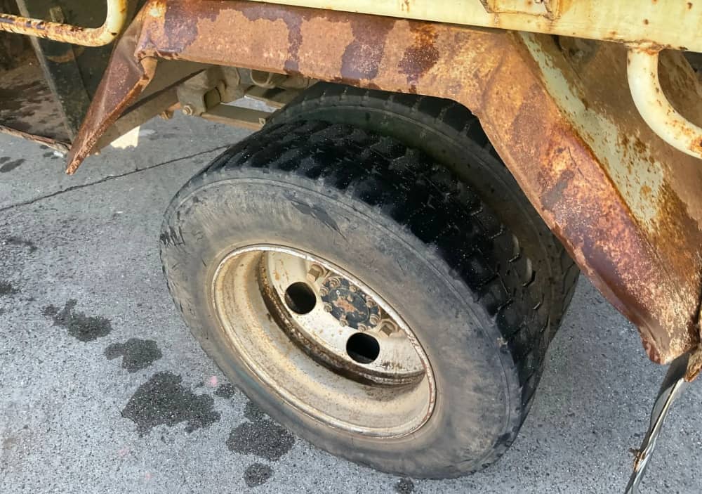 **Wrecking** 2007 Isuzu NPR - Image 12