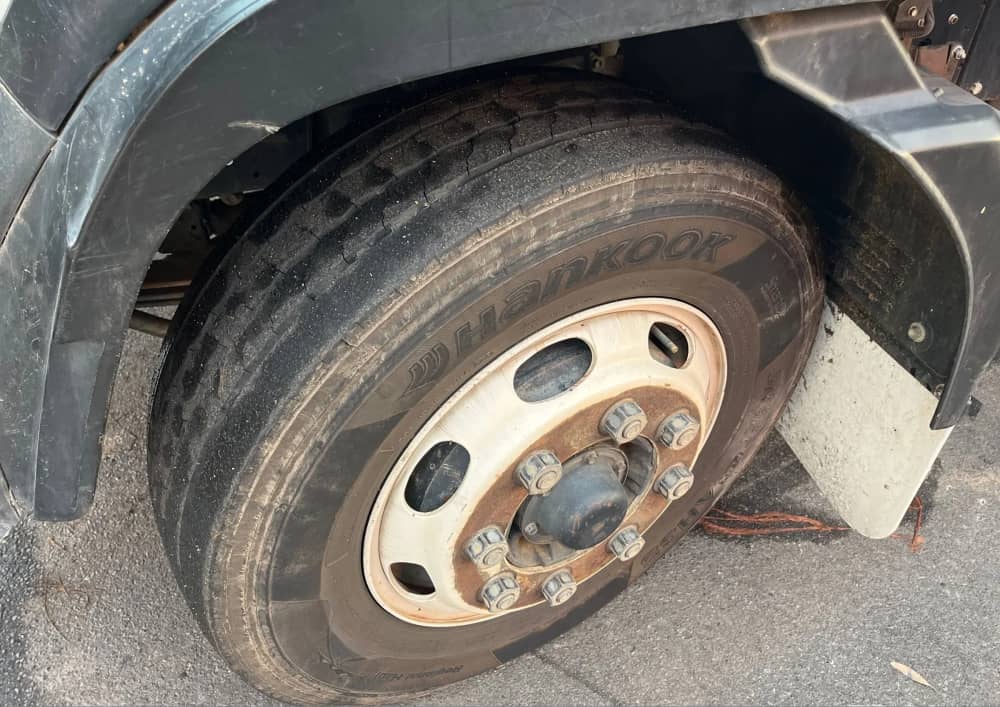 **Wrecking** 2010 Isuzu FSR850 - Image 11