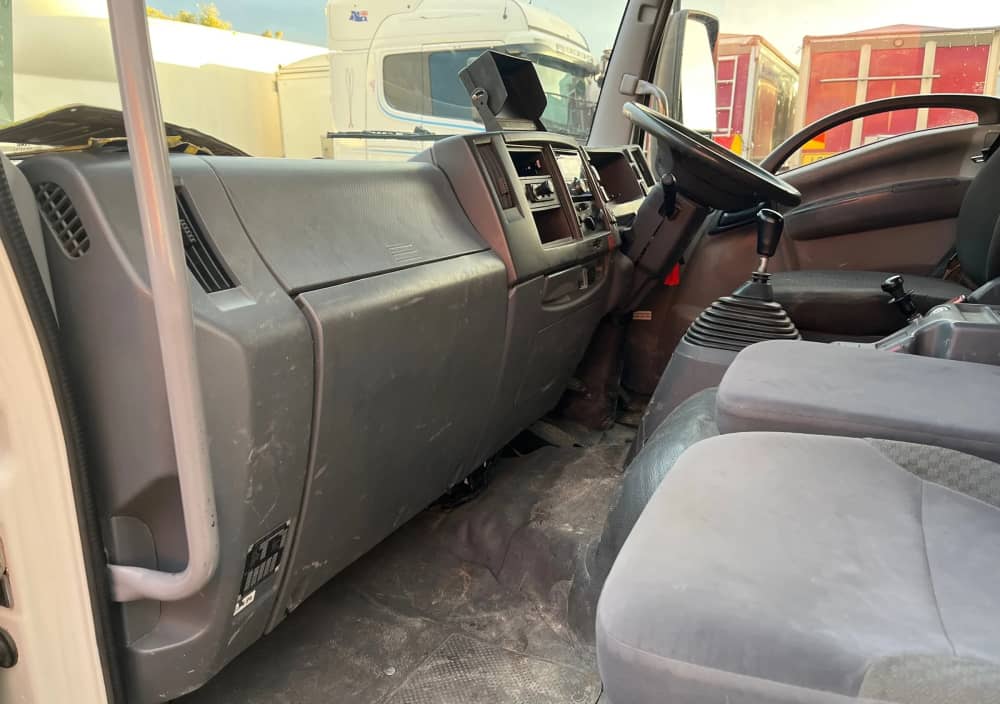 **Wrecking** 2010 Isuzu FSR850 - Image 16