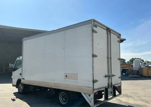 **Wrecking** 2018 Mitsubishi Fuso Canter 515 - Image 22