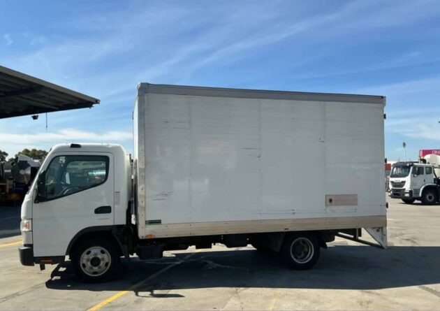 **Wrecking** 2018 Mitsubishi Fuso Canter 515 - Image 23