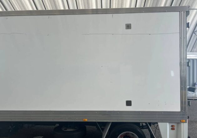 **Wrecking** 2020 Mitsubishi Fuso Canter 515 - Image 44