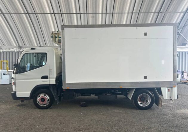 **Wrecking** 2020 Mitsubishi Fuso Canter 515 - Image 50