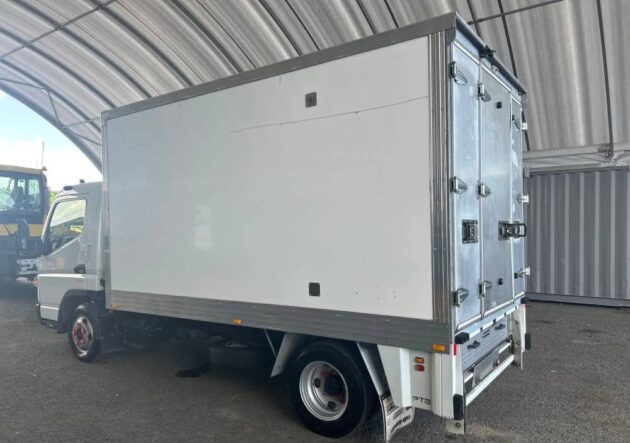 **Wrecking** 2020 Mitsubishi Fuso Canter 515 - Image 52