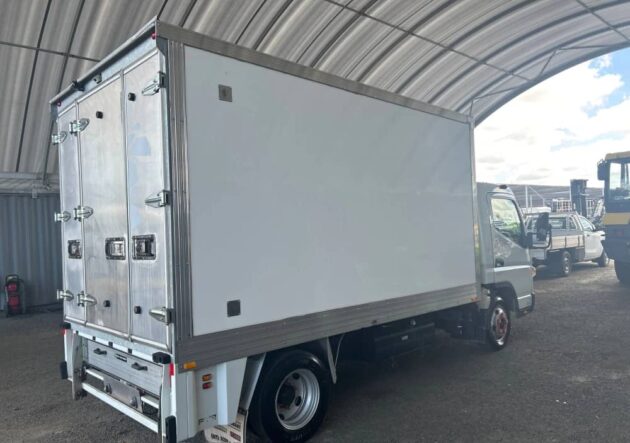 **Wrecking** 2020 Mitsubishi Fuso Canter 515 - Image 53