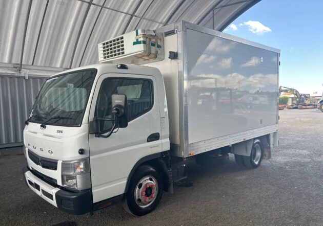 **Wrecking** 2020 Mitsubishi Fuso Canter 515