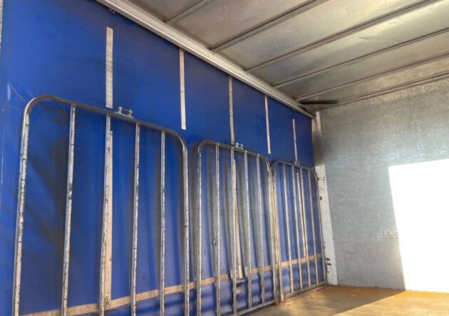 **Wrecking** 2012 Mitsubishi Canter 515 - Image 10