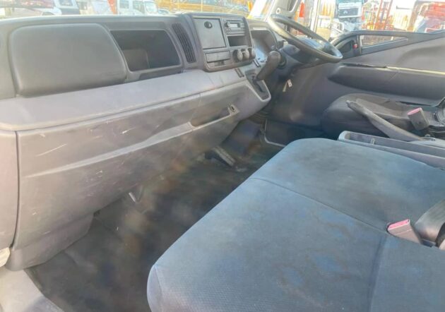 **Wrecking** 2012 Mitsubishi Canter 515 - Image 18