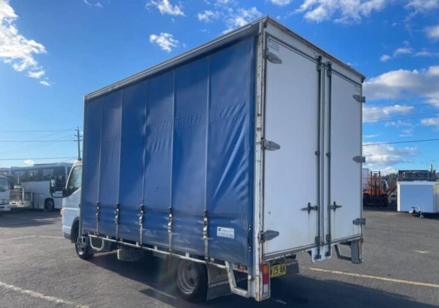 **Wrecking** 2012 Mitsubishi Canter 515 - Image 24