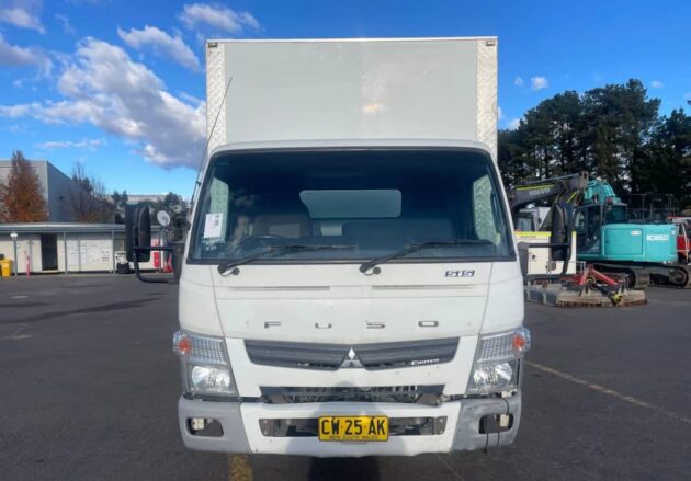 **Wrecking** 2012 Mitsubishi Canter 515 - Image 26