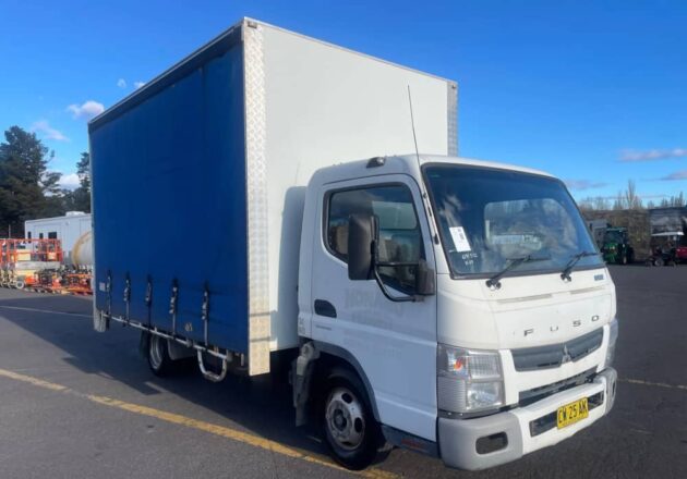 **Wrecking** 2012 Mitsubishi Canter 515 - Image 27